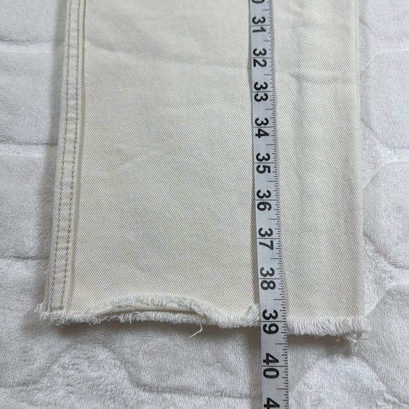 Zara Womens Straight Leg Jeans Ivory Cream High Waisted Raw Hem Button Fly Sz 4 - Picture 9 of 13